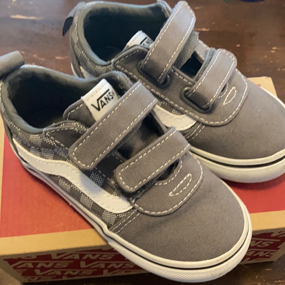 Vans toddler 8 ward v shoes